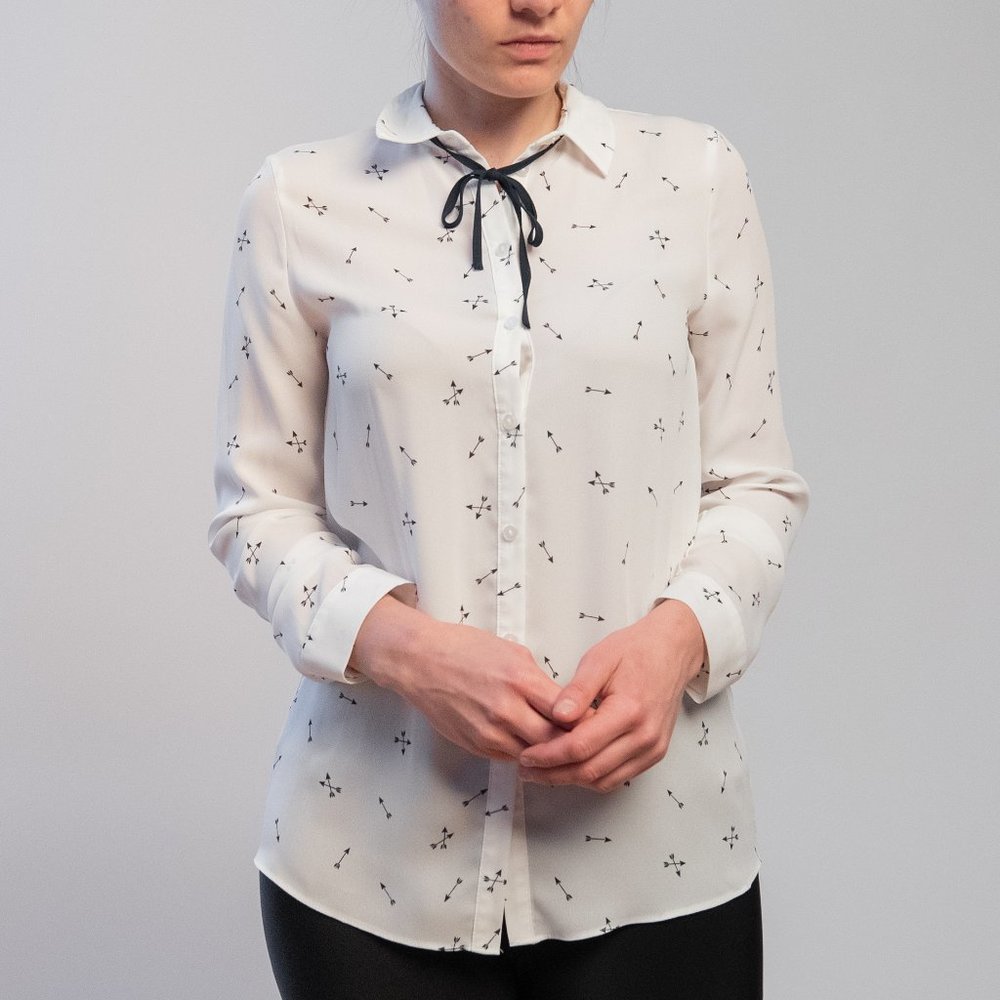 White button down shirt w/ navy blue string bow